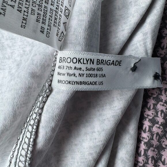 Brooklyn Brigade Shirt Mens Medium Gray Pink Crab Print Cotton Nautical Coastal - Picture 15 of 16